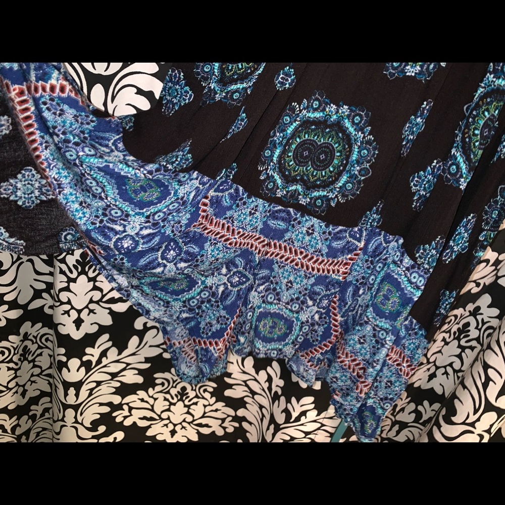 Unique patterned romper - Picture 6 of 7